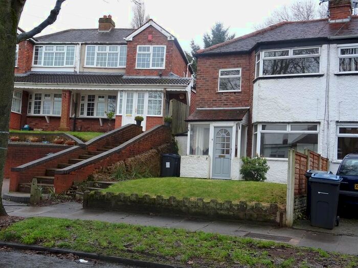 2 Bedroom Property To Rent In Courtenay Road, B44
