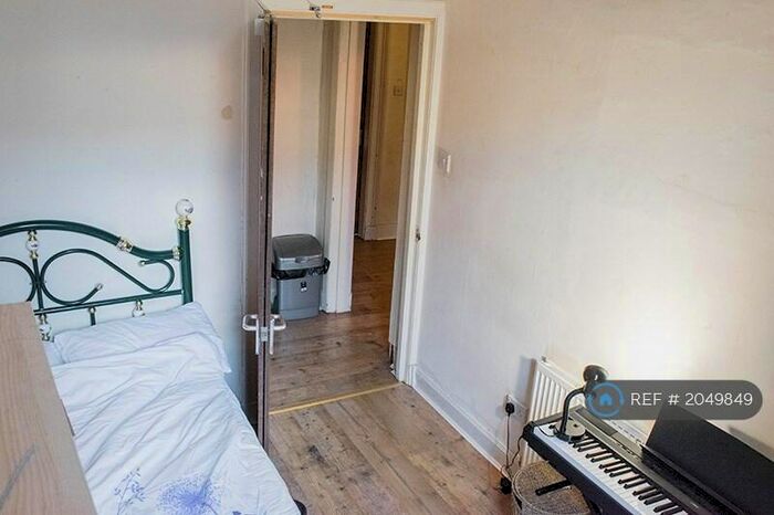 4 Bedroom Flat To Rent In Willowbank Crescent, Glasgow, G3