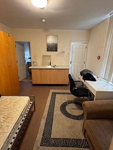 1 Bedroom Flat To Rent In Ashgrove, Bradford, BD7