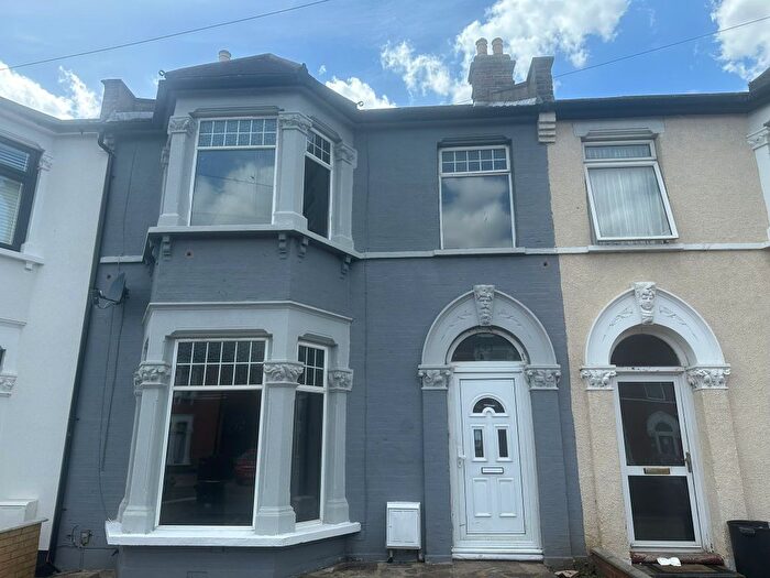 5 Bedroom Terraced House To Rent In Blythswood Road, Ilford, IG3
