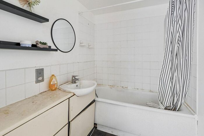 2 Bedroom Flat For Sale In Shakespeare Street, Nottingham, NG1