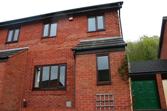 3 Bedroom Semi Detached House To Rent In Gresham Drive, Northampton, Northamptonshire, NN4