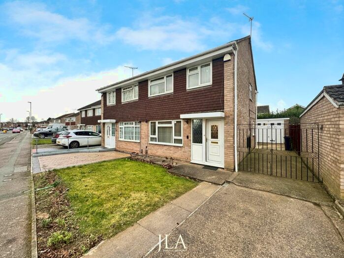 3 Bedroom Semi-Detached House To Rent In Trevino Drive, Leicester, LE4