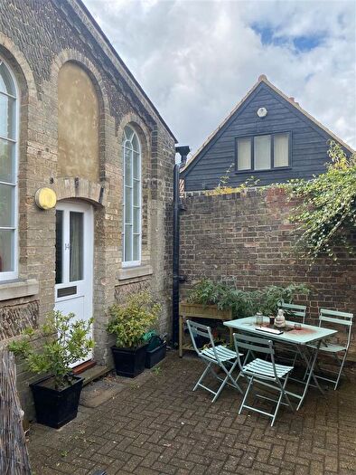 1 Bedroom Flat To Rent In Flat, Chapel Court, Sun Street, SG19