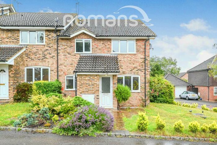 2 Bedroom End Of Terrace House To Rent In Suffolk Close, RG41