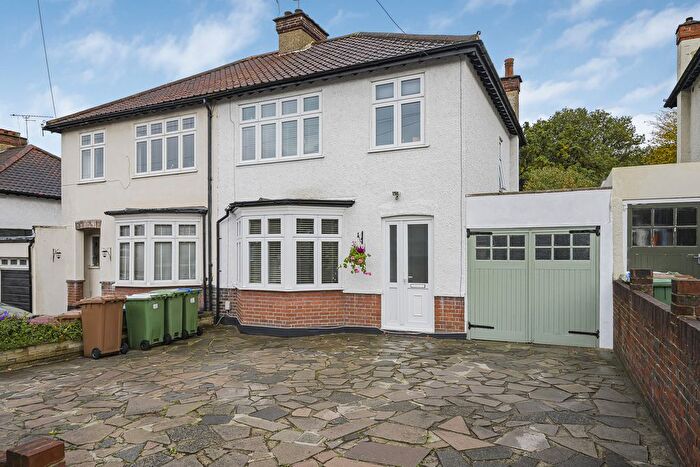 3 Bedroom Semi-detached House For Sale In Bridgen Road, Bexley, DA5