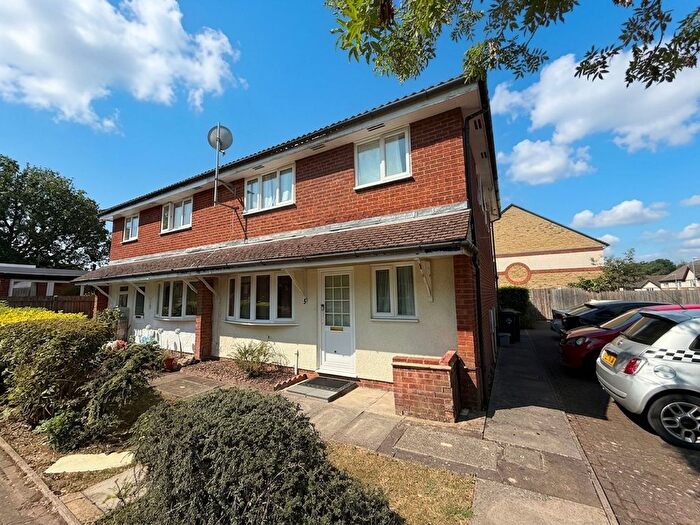 2 Bedroom Property To Rent In Turnberry Court, Watford, WD19