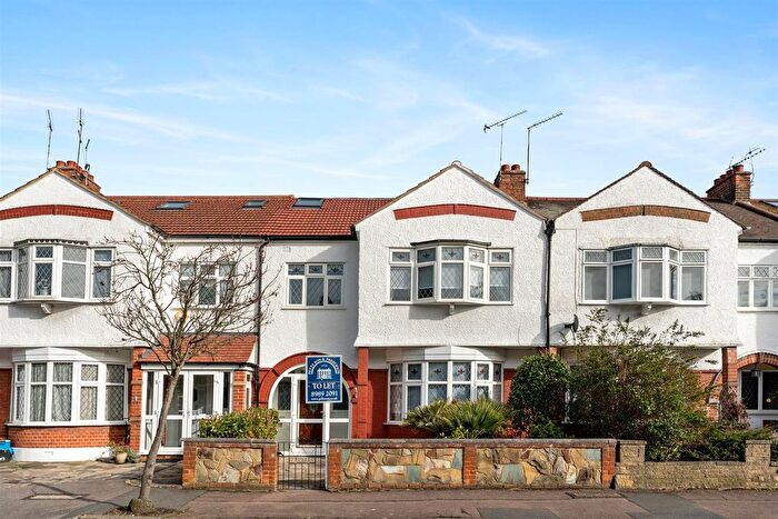 4 Bedroom Terraced House To Rent In Chestnut Drive, Wanstead, E11