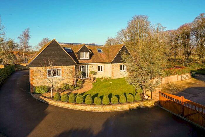 5 Bedroom Detached House For Sale In Little Haseley, OX44