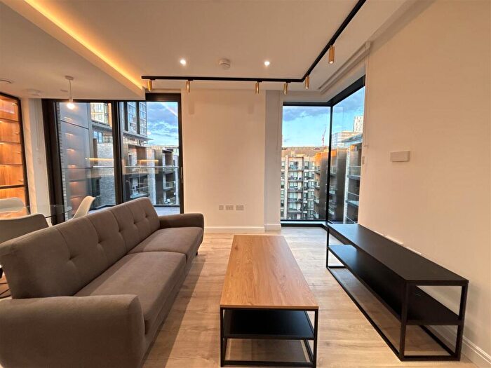 2 Bedroom Apartment To Rent In Vermont House, City Road, EC1V