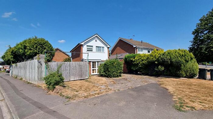 3 Bedroom Link Detached House For Sale In Shawhurst Lane, Hollywood, B47
