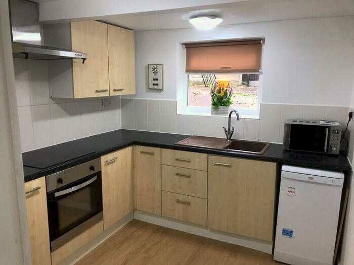 3 Bedroom Flat To Rent In Flat, Upper Brook Street, Manchester, Greater Manchester, M13