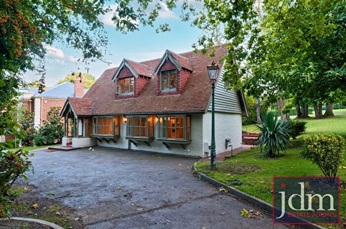 3 Bedroom Detached House To Rent In Rowhill Road, Wilmington, Dartford, DA2