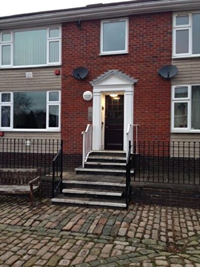 2 Bedroom Flat To Rent In Selden Street, Oldham, OL8
