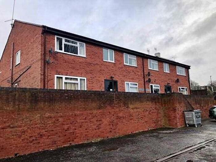 1 Bedroom Apartment To Rent In Broom Hill Court, Old Whittiungton, S41