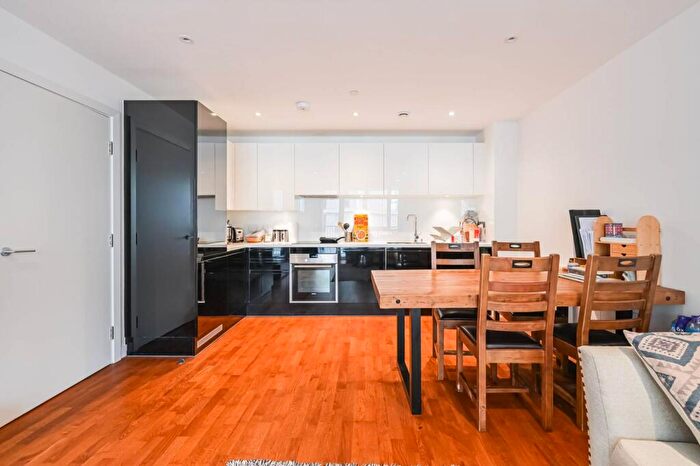 1 Bedroom Flat For Sale In Discovery Tower, Canning Town, London, E16
