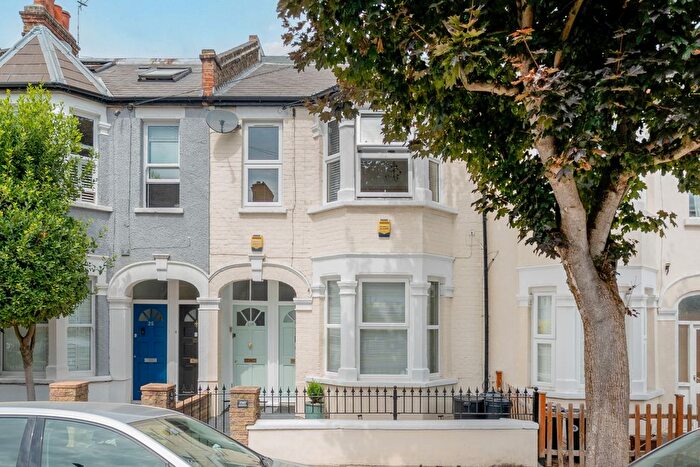 5 Bedroom Flat For Sale In Strathville Road, Earlsfield, SW18