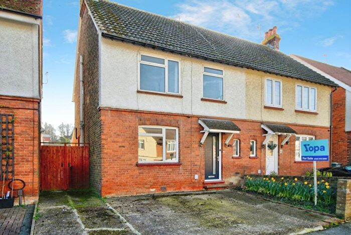 3 Bedroom Semi Detached House For Sale In Hectorage Road, Tonbridge, TN9