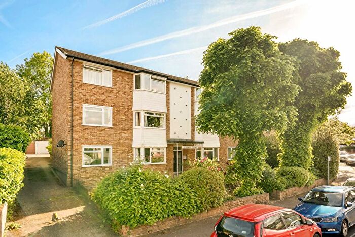 2 Bedroom Flat For Sale In Cranes Park Crescent, Surbiton, KT5