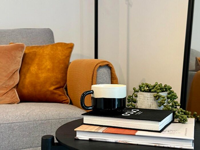 3 Bedroom Apartment To Rent In Lower Essex Street, Birmingham, B5