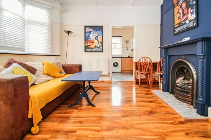 4 Bedroom Property To Rent In Wimborne Road, Bournemouth, BH9