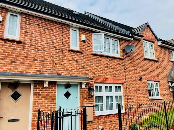 2 Bedroom House To Rent In Langworthy Road, Manchester, M40