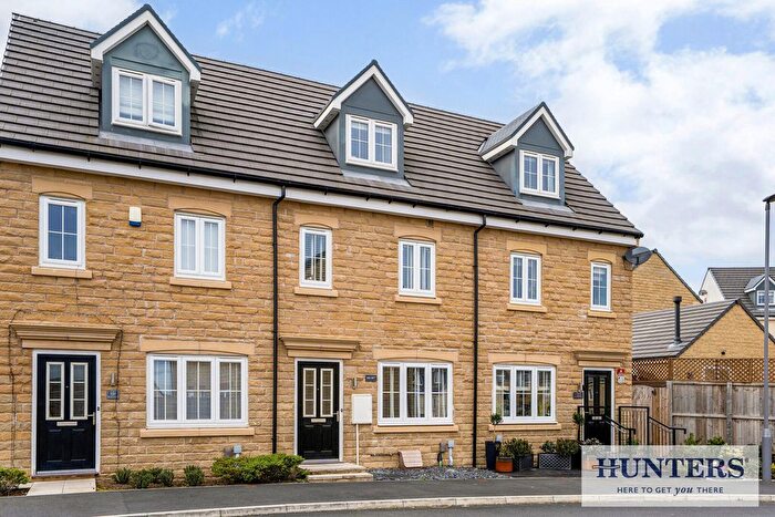 3 Bedroom Terraced House For Sale In Brompton Drive, Apperley Bridge, BD10