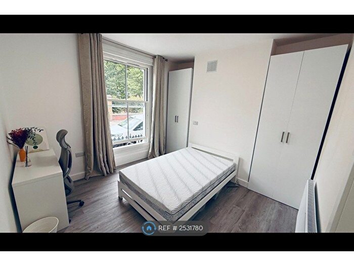 1 Bedroom Flat To Rent In Woodstock Terrace, London, E14