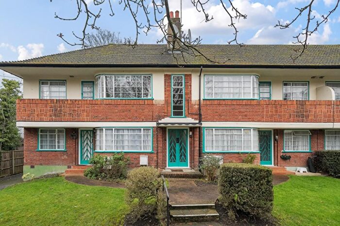 2 Bedroom Flat To Rent In Glenhill Close, Finchley, N3