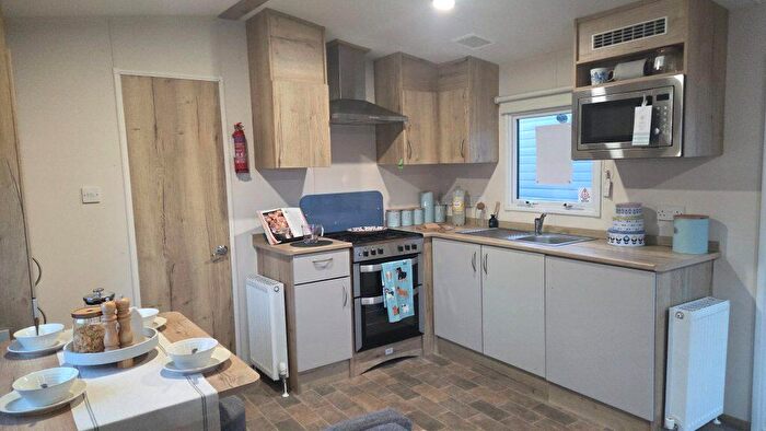 3 Bedroom Park Home For Sale In Alberta Holiday Park, CT5