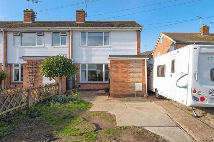 3 Bedroom Semi Detached House For Sale In The Heath, Whitstable, CT5