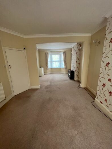 2 Bedroom End Of Terrace House To Rent In Catisfield Road, Enfield, EN3