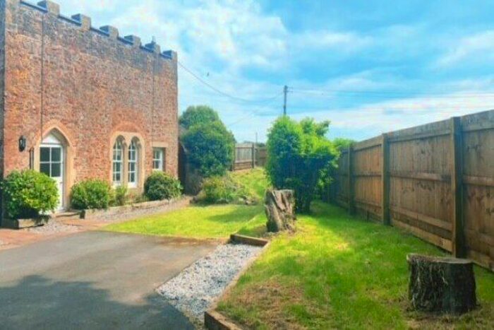 2 Bedroom Cottage To Rent In Heathfield, Taunton, TA4