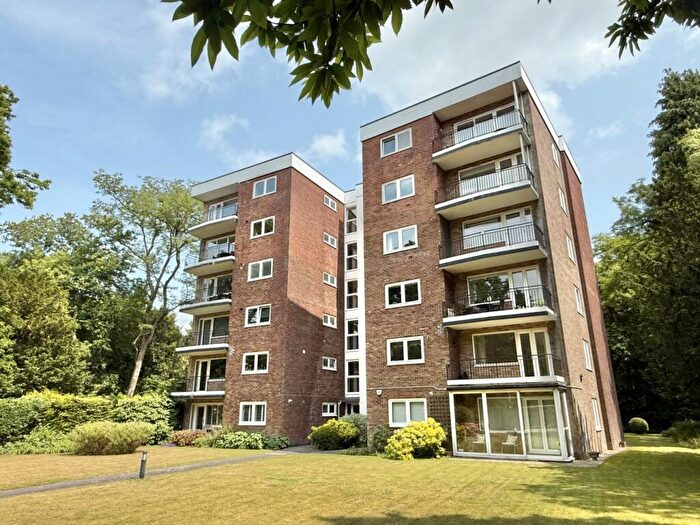 2 Bedroom Apartment For Sale In The Avenue, Poole, BH13