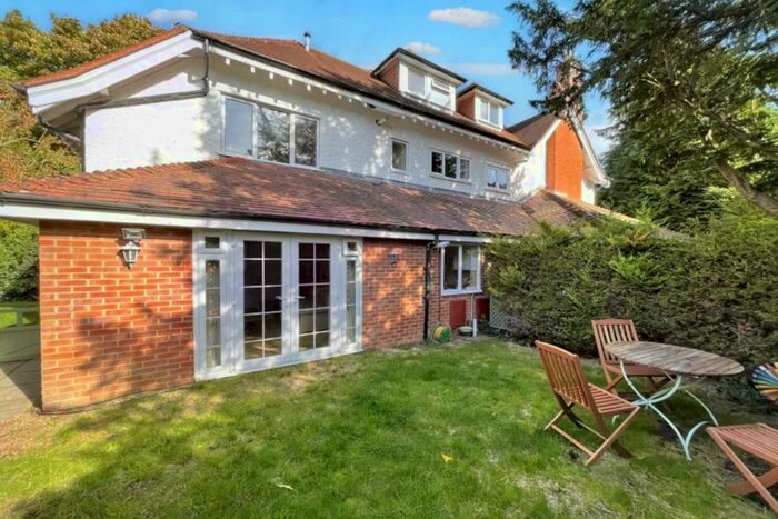 2 Bedroom Apartment To Rent In St Winifreds Road, Meyrick Park, Bournemouth, BH2