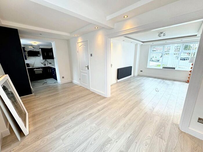 3 Bedroom Detached House For Sale In Melton Drive, Bury, BL9