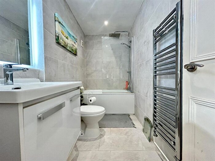 3 Bedroom House To Rent In Moorfield, Harlow, CM18