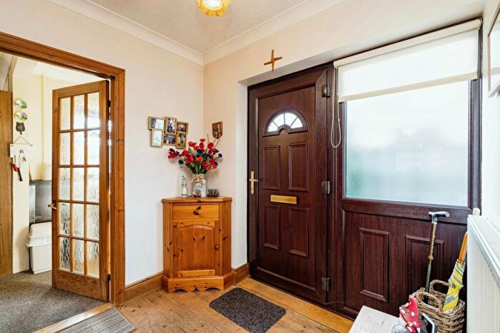 2 Bedroom Detached Bungalow For Sale In Beccles Road, St Olaves, Great Yarmouth, NR31