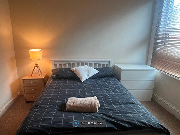 2 Bedroom Flat To Rent In Hulse Road, Southampton, SO15