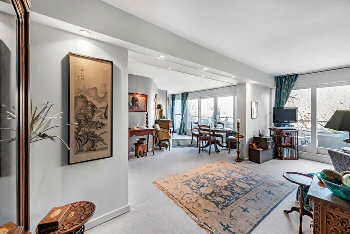 2 Bedroom Flat For Sale In Archery Steps, St. Georges Fields, W2