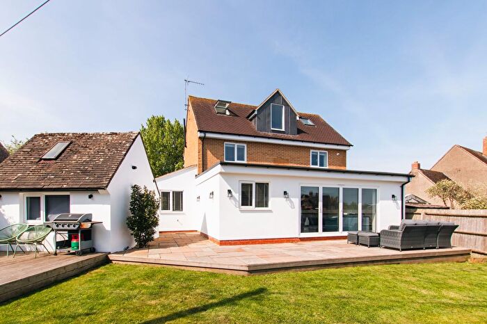 4 Bedroom Detached House For Sale In Fenny Compton Road, Claydon, OX17
