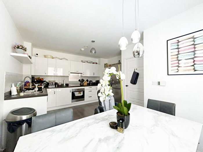 3 Bedroom Town House To Rent In Coxwell Boulevard, London, NW9