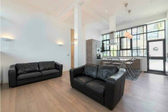 3 Bedroom Flat To Rent In Villiers Road, Willesden Green, NW2