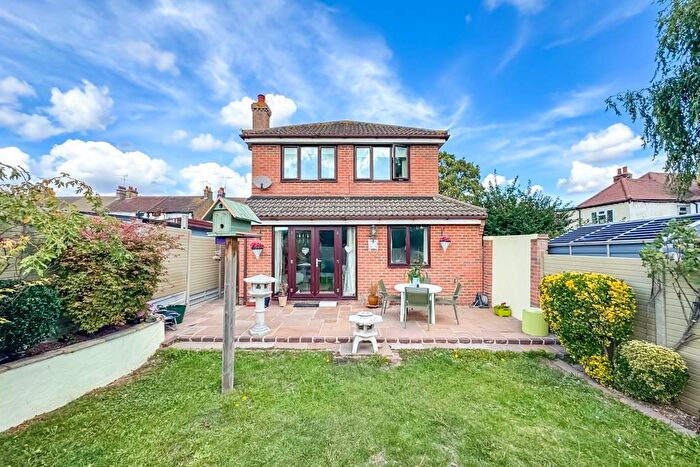 3 Bedroom Detached House For Sale In Tickfield Avenue, Southend-On-Sea, SS2