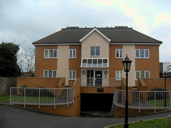 1 Bedroom Flat To Rent In Pearce Court, A Staines Road West, Ashford, TW15