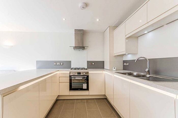 1 Bedroom Flat To Rent In Clephane Road, Islington, London, N1