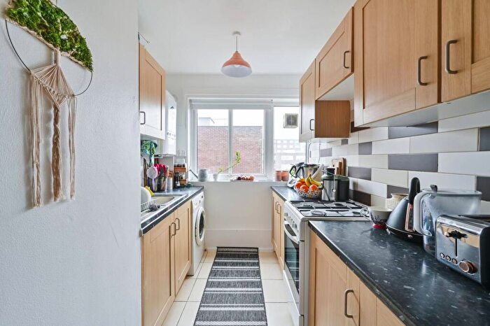 2 Bedroom Flat To Rent In Castle Road, Camden, London, NW1
