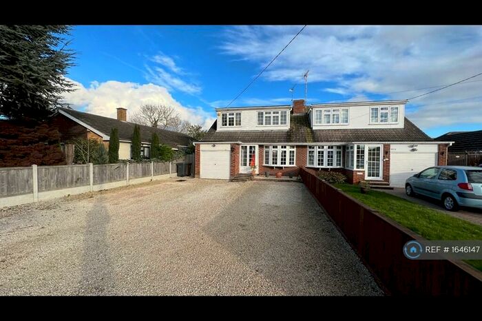 4 Bedroom Semi-Detached House To Rent In Hullbridge Road, South Woodham Ferrers, Chelmsford, CM3