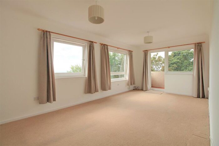 2 Bedroom Flat To Rent In Highlands Road, Portslade, Brighton, East Sussex, BN41