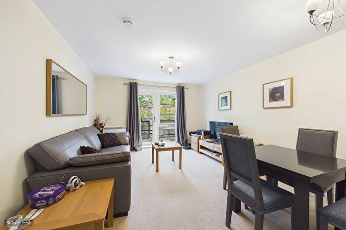 2 Bedroom Flat To Rent In Lynx Court, Wallis Square, Farnborough, Hampshire, GU14